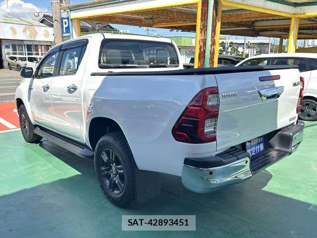 Toyota HILUX 2024-01 8796182-3