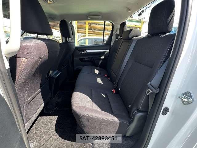 Toyota HILUX 2024-01 8796182-5