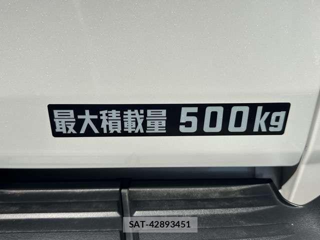 Toyota HILUX 2024-01 8796182-8