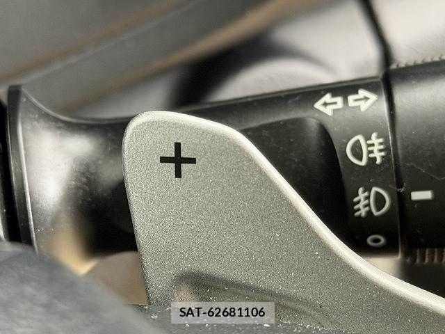 Toyota HILUX 2022-02 8796179-10