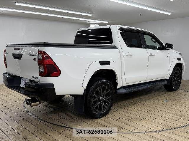 Toyota HILUX 2022-02 8796179-15