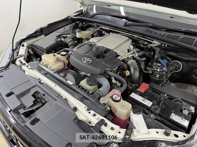 Toyota HILUX 2022-02 8796179-17