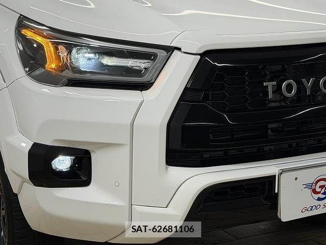 Toyota HILUX 2022-02 8796179-18