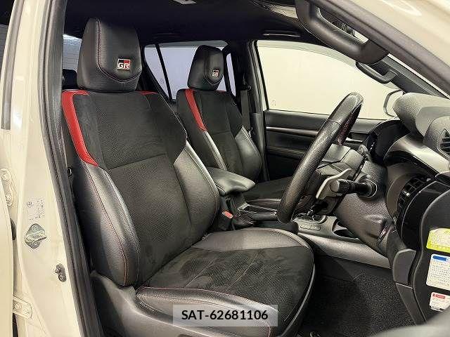 Toyota HILUX 2022-02 8796179-4
