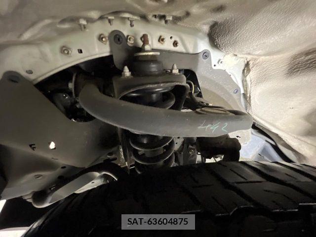 Toyota HILUX 2021-09 8796184-19
