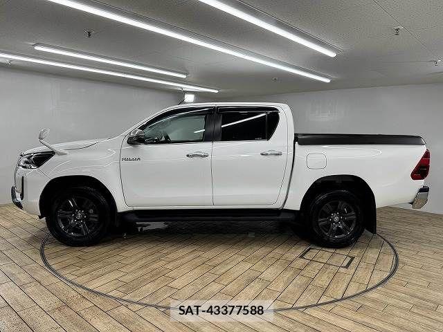 Toyota HILUX 2023-08 8796181-16