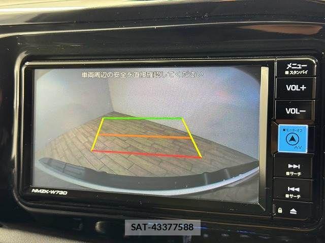 Toyota HILUX 2023-08 8796181-3