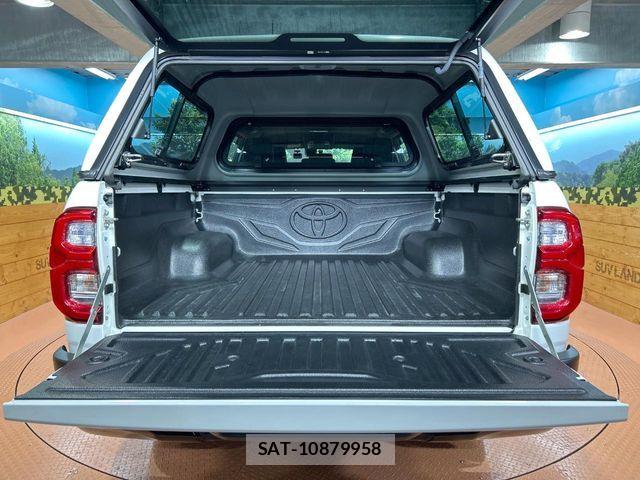 Toyota HILUX 2022-10 8796178-9