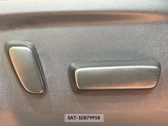 Toyota HILUX 2022-10 8796178-5