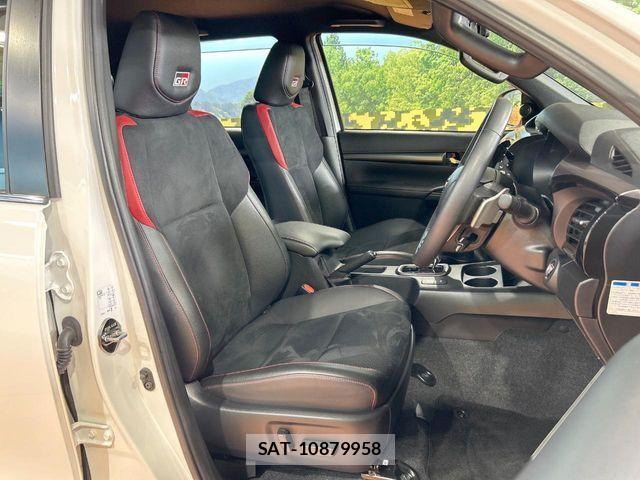 Toyota HILUX 2022-10 8796178-7