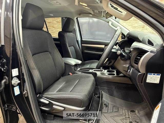Toyota HILUX 2022-08 8796183-10