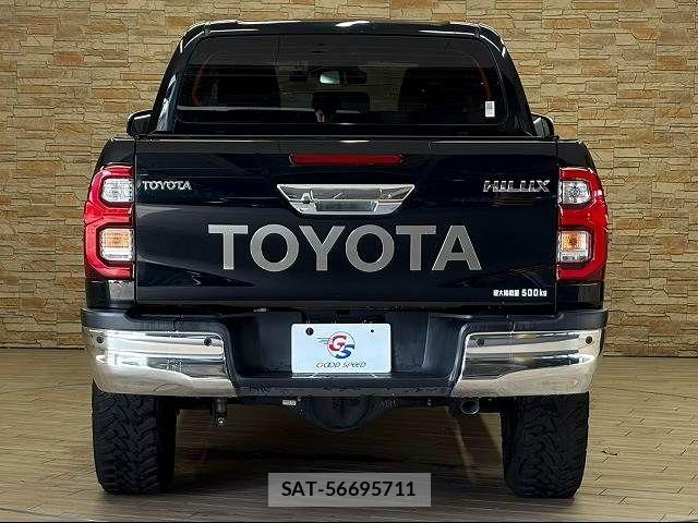 Toyota HILUX 2022-08 8796183-15