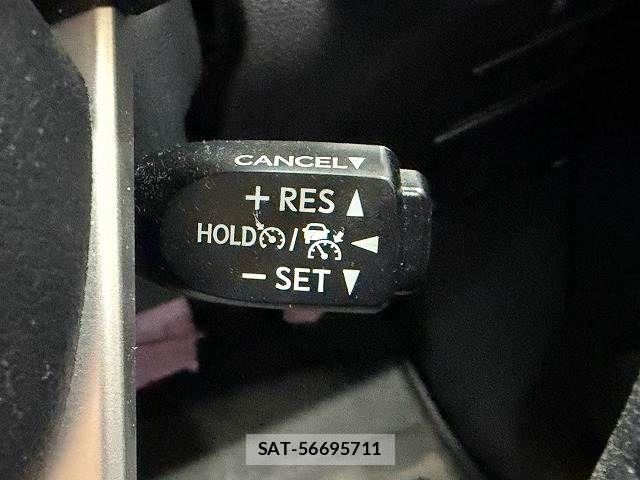 Toyota HILUX 2022-08 8796183-4