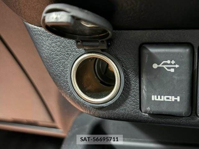 Toyota HILUX 2022-08 8796183-7