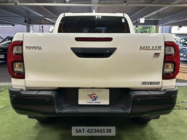 Toyota HILUX 2022-08 8796177-15