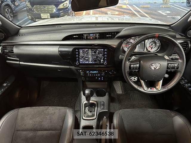 Toyota HILUX 2022-08 8796177-1