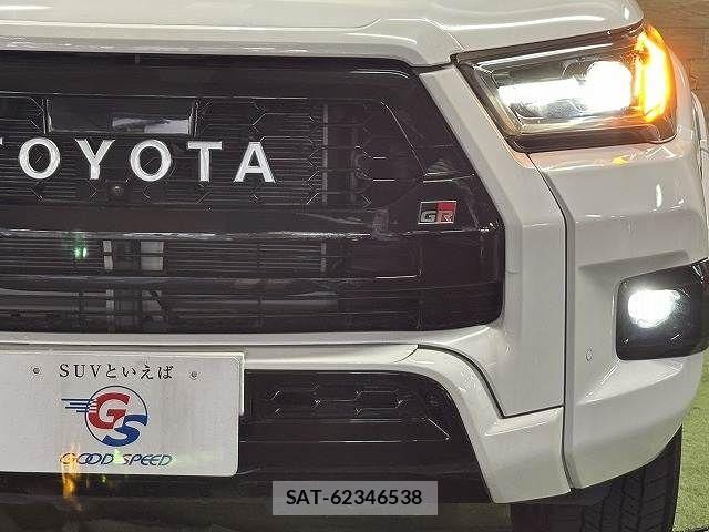 Toyota HILUX 2022-08 8796177-19