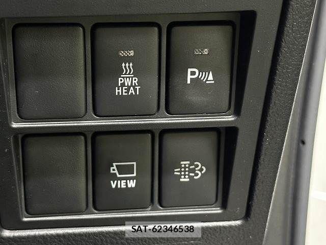 Toyota HILUX 2022-08 8796177-8