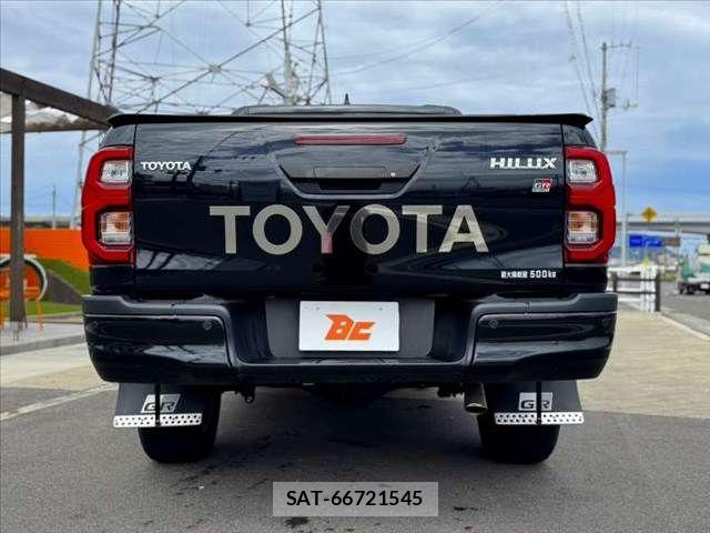 Toyota HILUX 2023-09 8829394-13