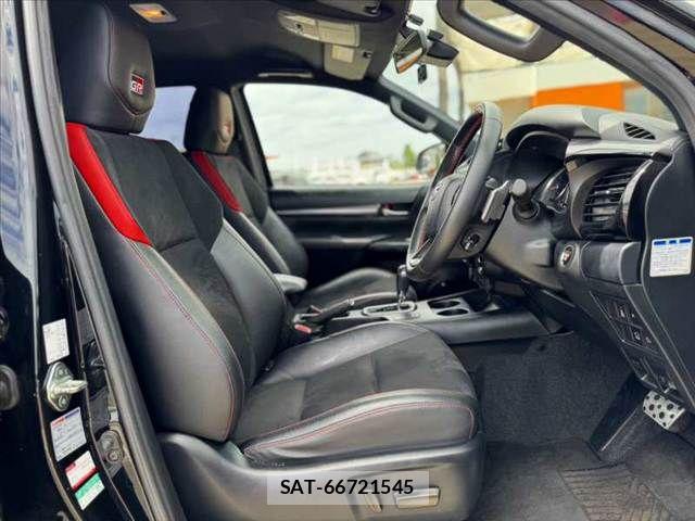 Toyota HILUX 2023-09 8829394-15