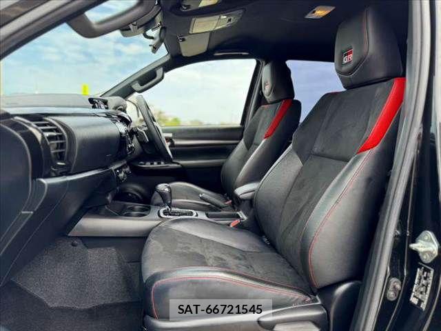 Toyota HILUX 2023-09 8829394-16
