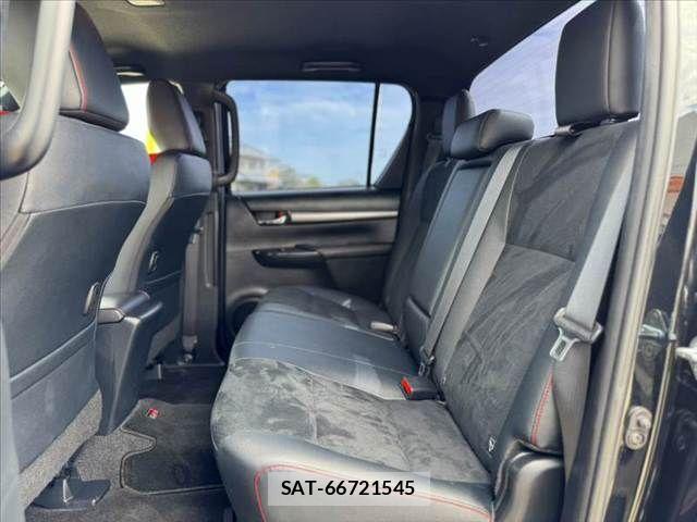 Toyota HILUX 2023-09 8829394-17