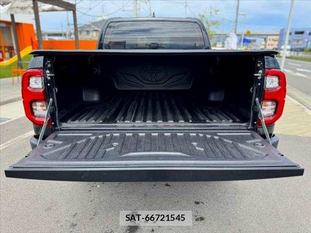 Toyota HILUX 2023-09 8829394-19
