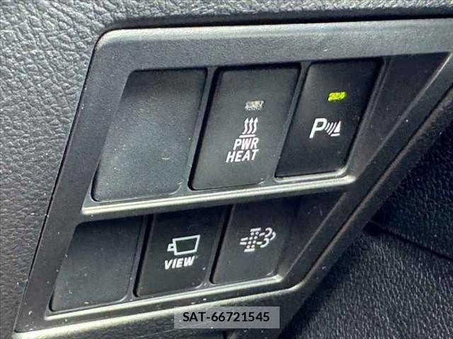 Toyota HILUX 2023-09 8829394-21
