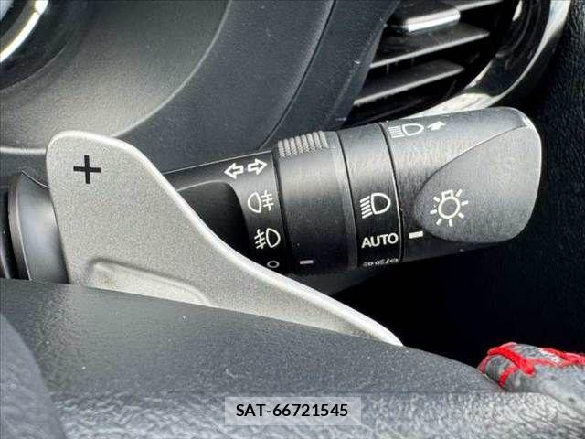 Toyota HILUX 2023-09 8829394-24