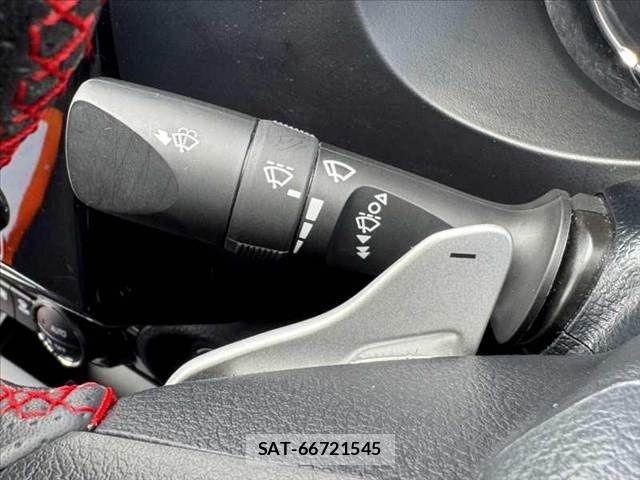 Toyota HILUX 2023-09 8829394-25