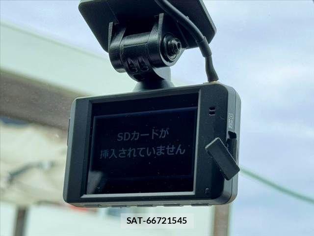 Toyota HILUX 2023-09 8829394-27