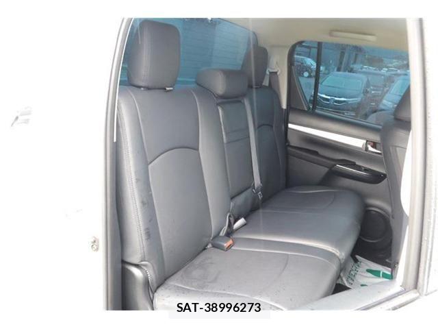 Toyota HILUX 2024-01 8829393-11