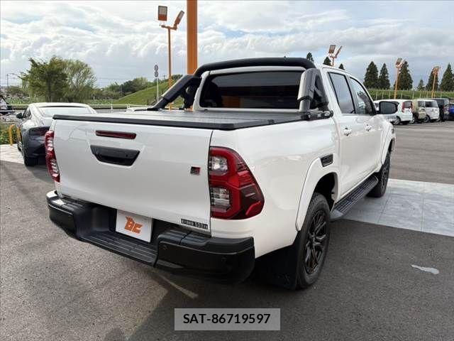 Toyota HILUX 2023-03 8829392-12