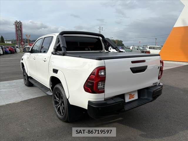 Toyota HILUX 2023-03 8829392-14