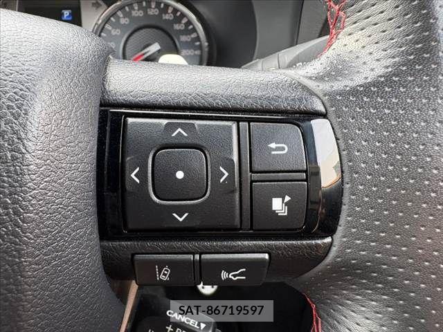 Toyota HILUX 2023-03 8829392-25