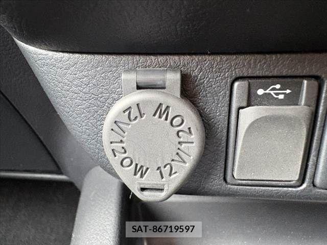 Toyota HILUX 2023-03 8829392-28