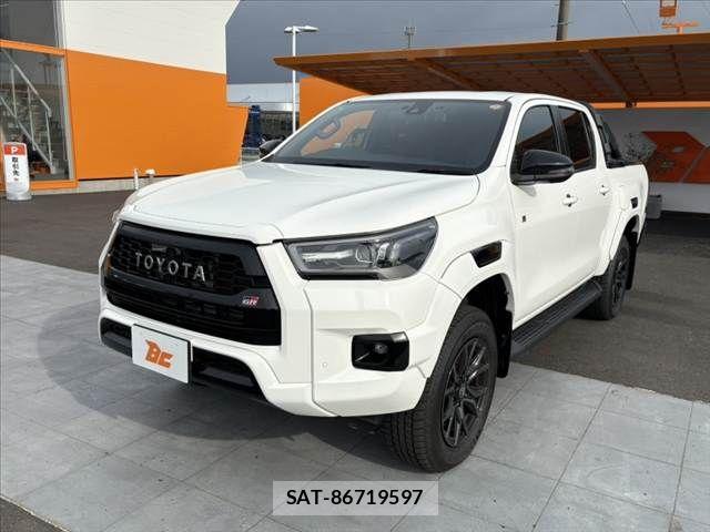 Toyota HILUX 2023-03 8829392-7