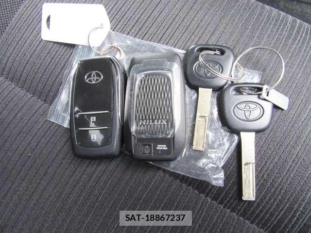 Toyota HILUX 2022-09 8849295-19
