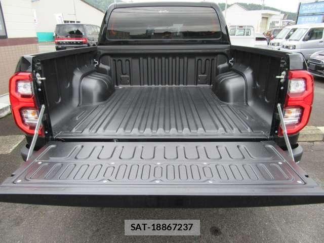 Toyota HILUX 2022-09 8849295-25