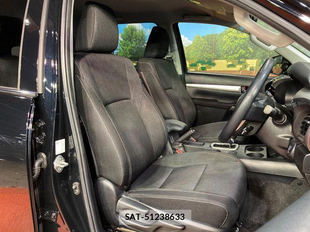 Toyota HILUX 2022-01 8849294-7