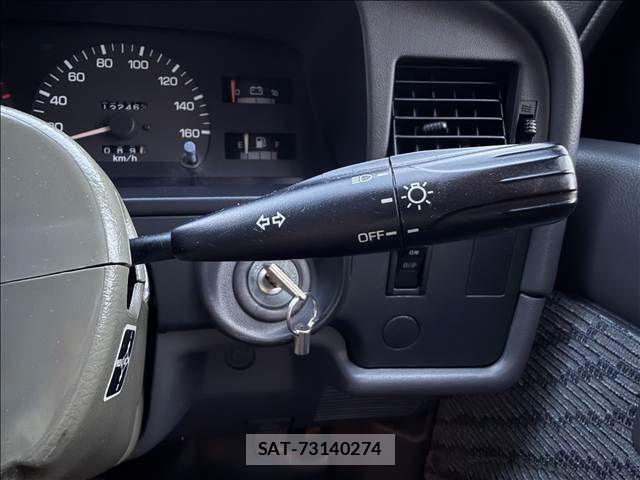 Toyota HILUX 1997-04 8849297-27
