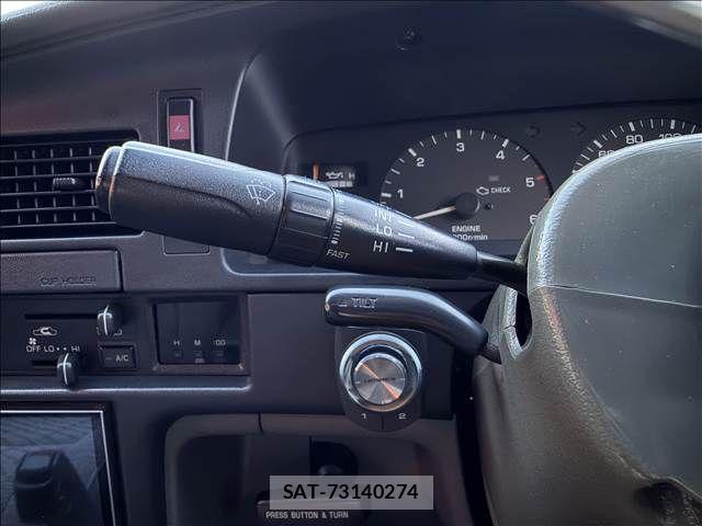 Toyota HILUX 1997-04 8849297-28