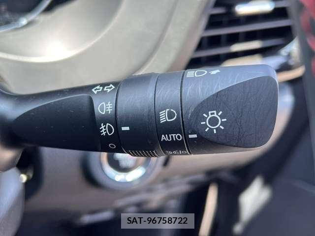 Toyota HILUX 2023-11 8880063-10