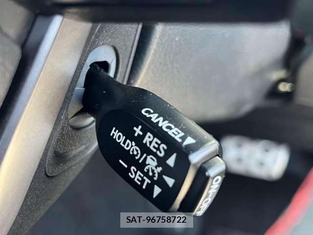Toyota HILUX 2023-11 8880063-11