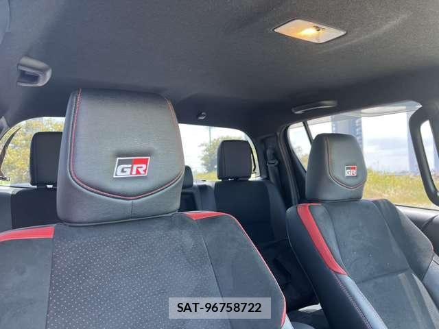 Toyota HILUX 2023-11 8880063-13