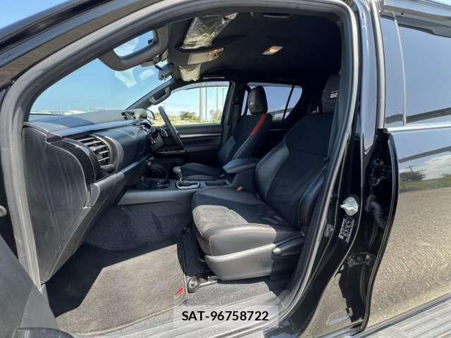 Toyota HILUX 2023-11 8880063-16