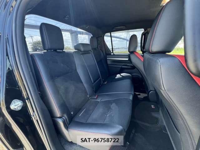 Toyota HILUX 2023-11 8880063-19