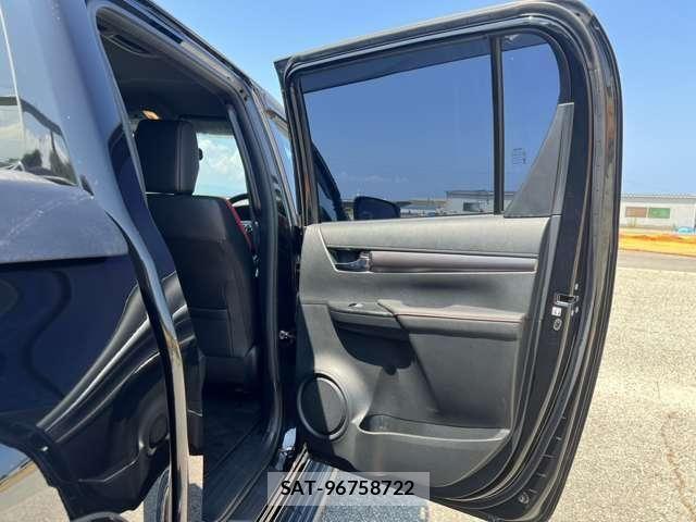 Toyota HILUX 2023-11 8880063-20