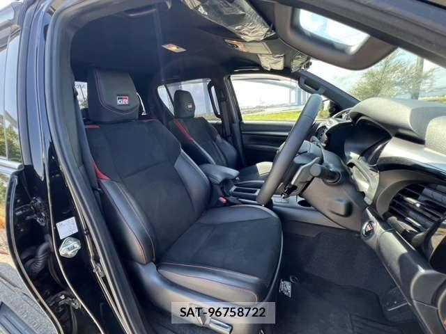 Toyota HILUX 2023-11 8880063-21