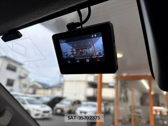 Toyota HILUX 2020-11 8880066-28